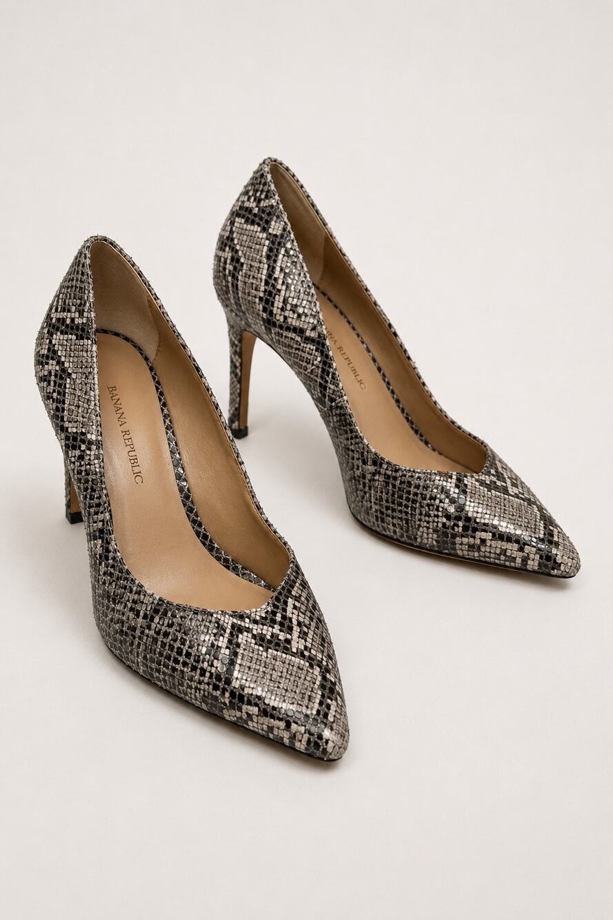 Banana Republic Snakeskin Print Leather Pumps – Size 7 – Pointed Toe Heels